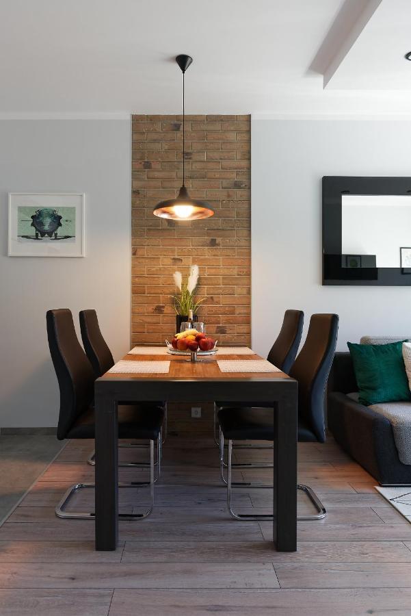 Art Apartament Parking By Impero Poznan Exterior photo